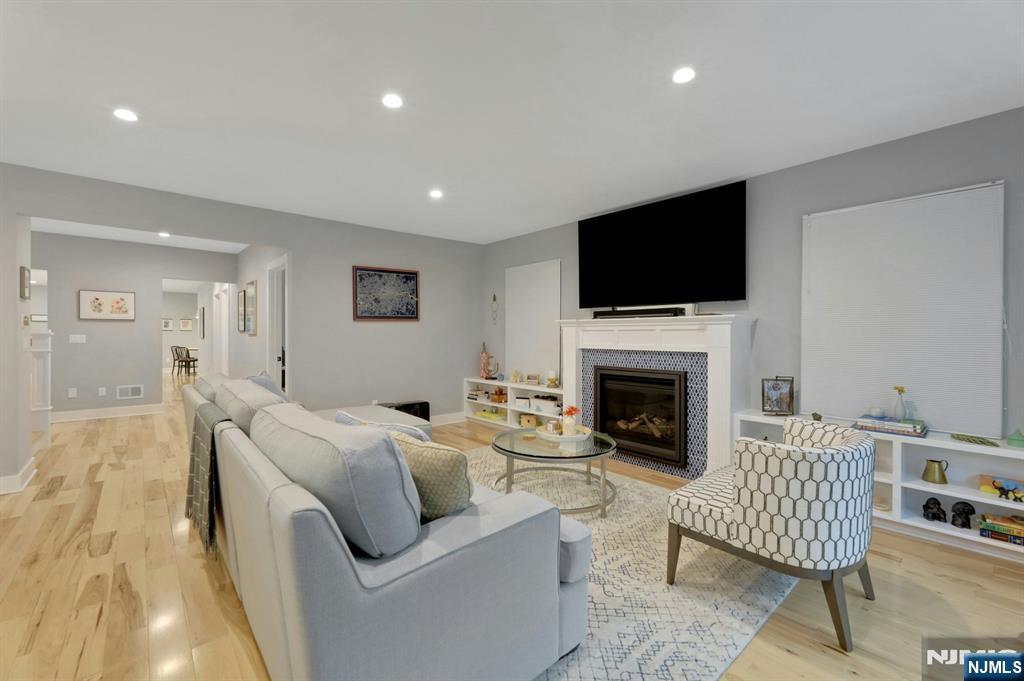 Homes for Sale in Northern NJ | ThisIsRiverEdge.com 106 Lake Street