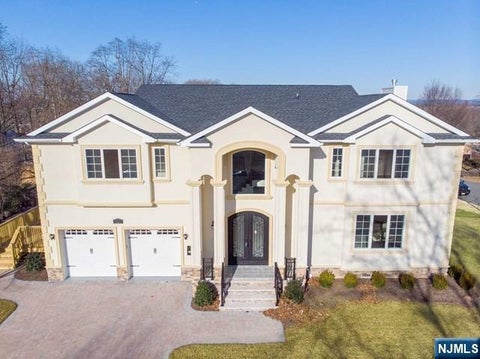 Photo of 223 Hillcrest Dr, Paramus, NJ 07652 (MLS # 26033021)
