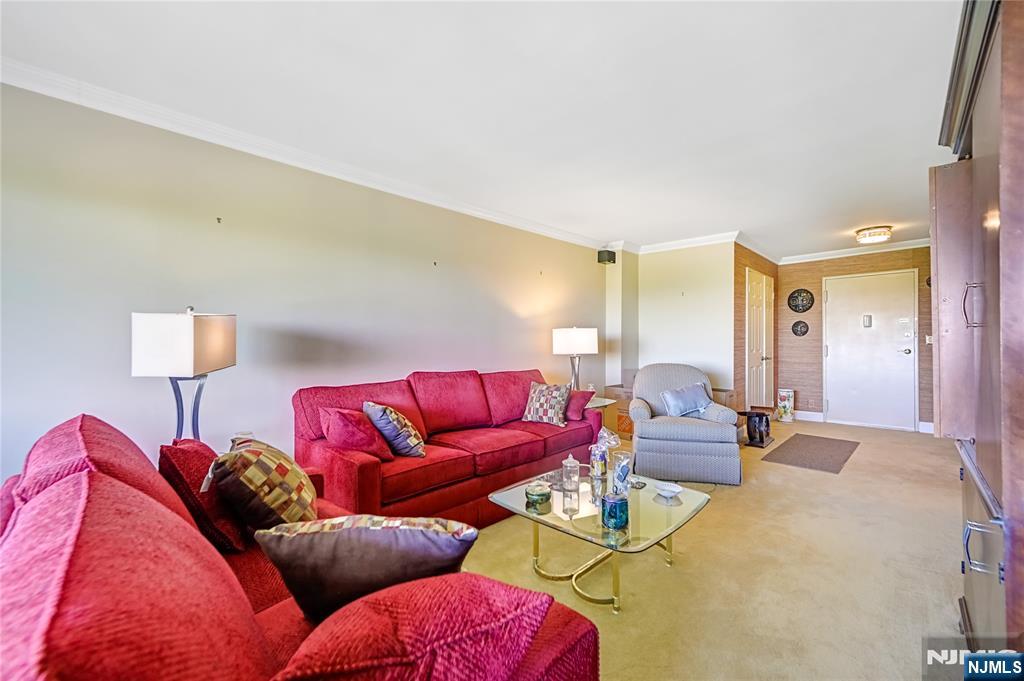 307 Prospect Avenue 11G