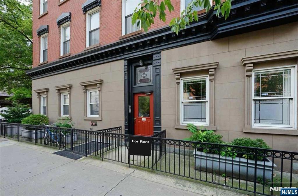 Rental Property at 201 14th St 2D, Hoboken, New Jersey - Bedrooms: 1 
Bathrooms: 1 
Rooms: 3  - $3,200 MO.