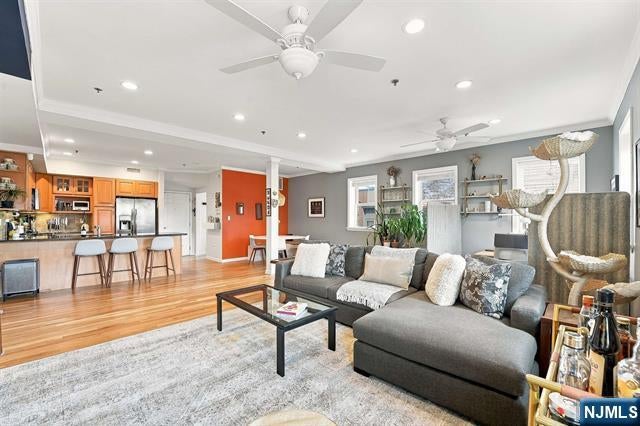 547 Bloomfield Street 4