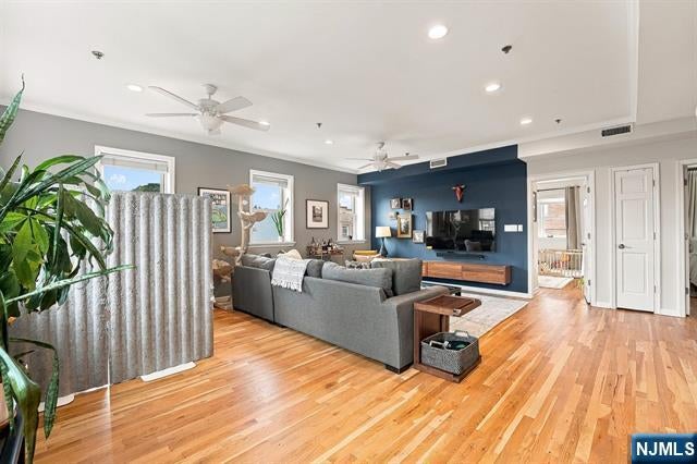 547 Bloomfield Street 4