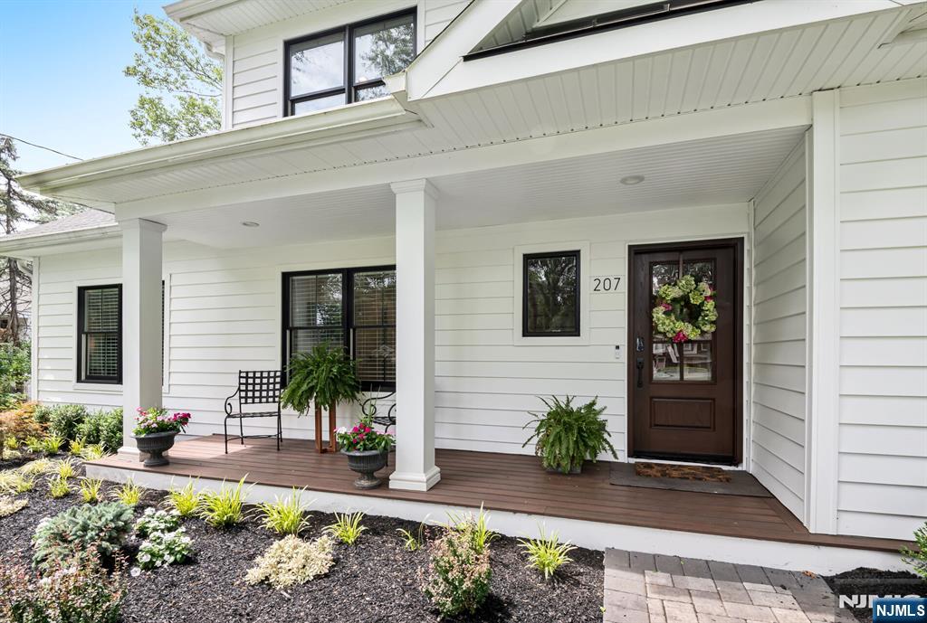 207 Henry Place