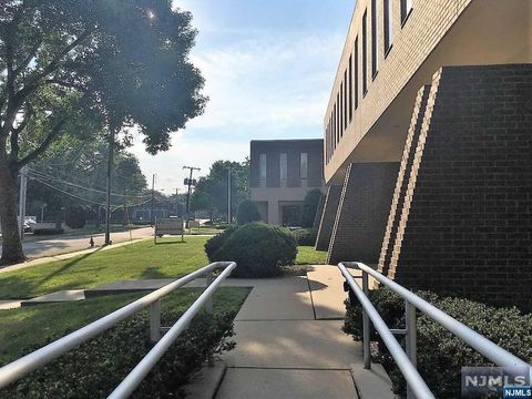 27 Bleeker Street 205 Millburn NJ 07041