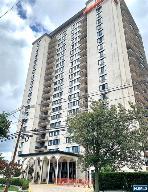 Photo of 1590 Anderson Ave, Fort Lee, NJ 07024 (MLS # 26004298)