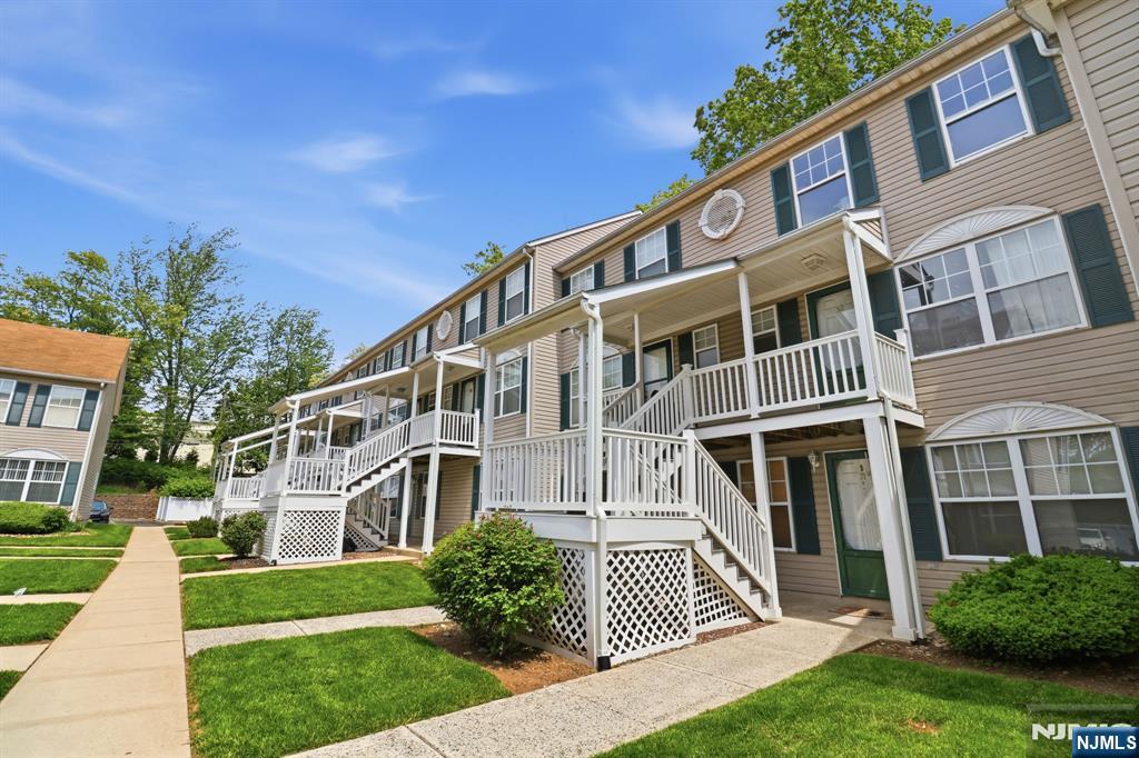239-40 Th Street C0032
