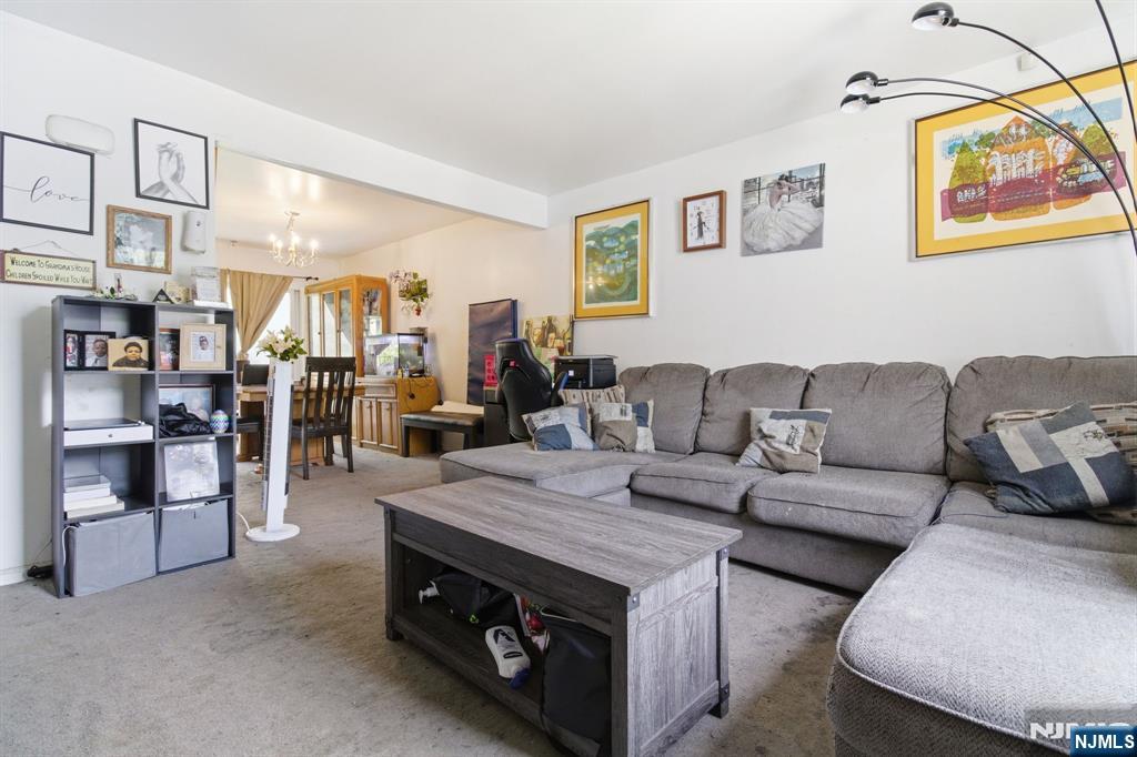 239-40 Th Street C0032