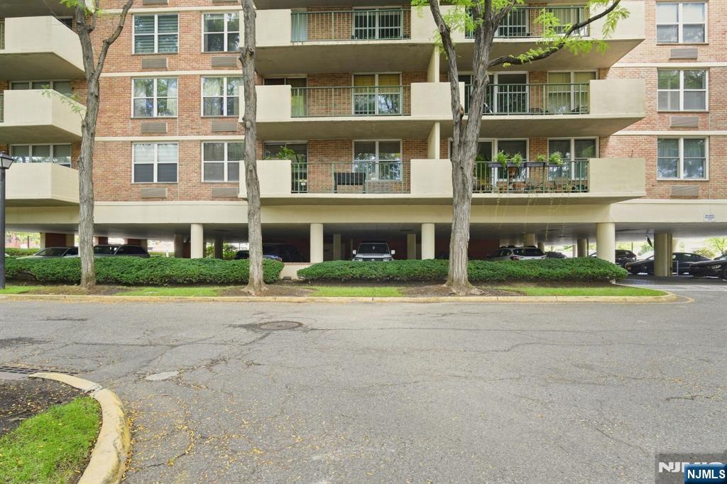 200 Grand Cove Way 2C