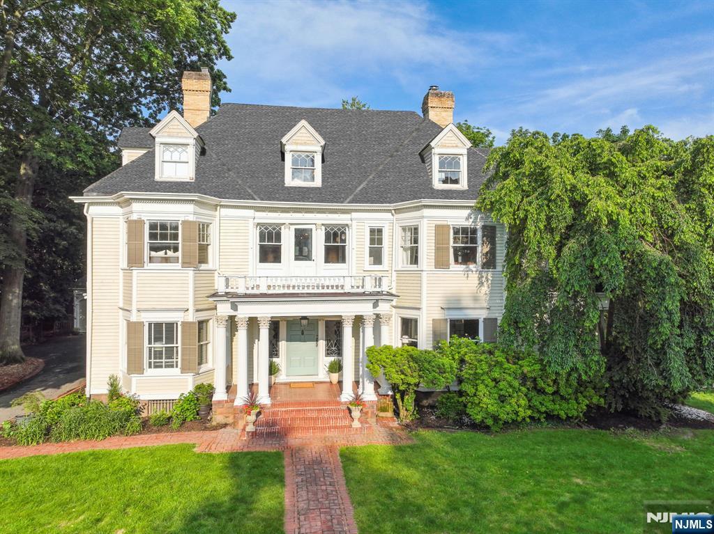 83 Fullerton Avenue