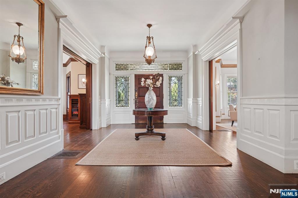 83 Fullerton Avenue