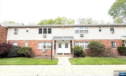 Photo of 4 Lakeview AVE #C, Leonia, NJ 07605 (MLS # 26017998)