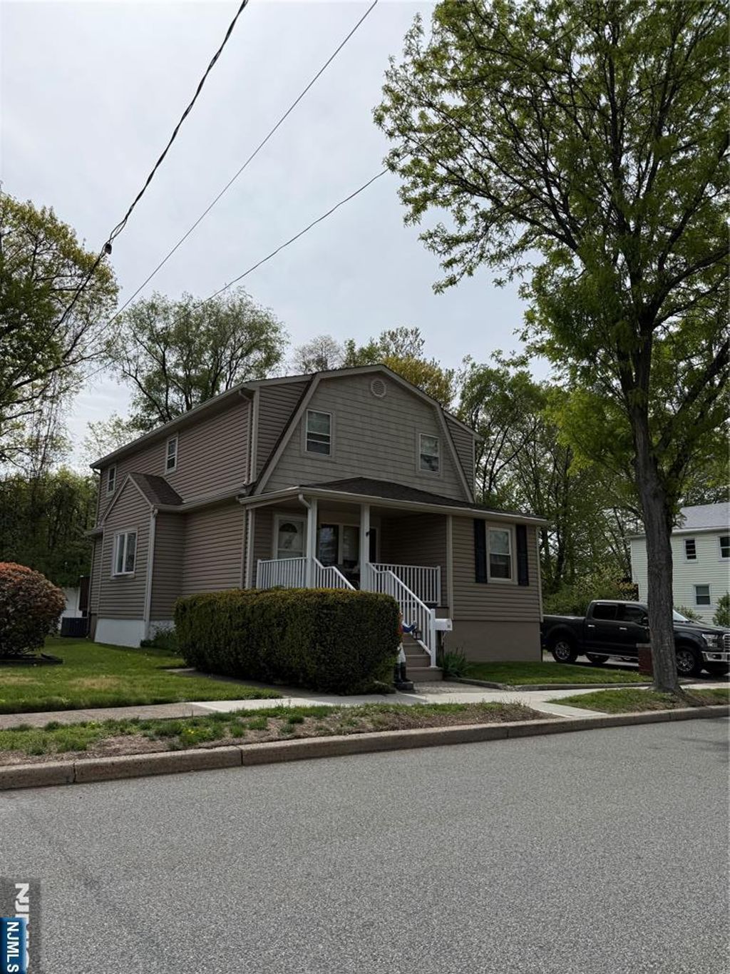 Photo of 57 Oak Street, Rochelle Park, NJ 07662 (MLS # 26015237)