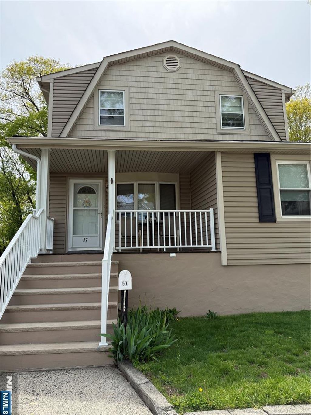 Photo of 57 Oak Street, Rochelle Park, NJ 07662 (MLS # 26015237)