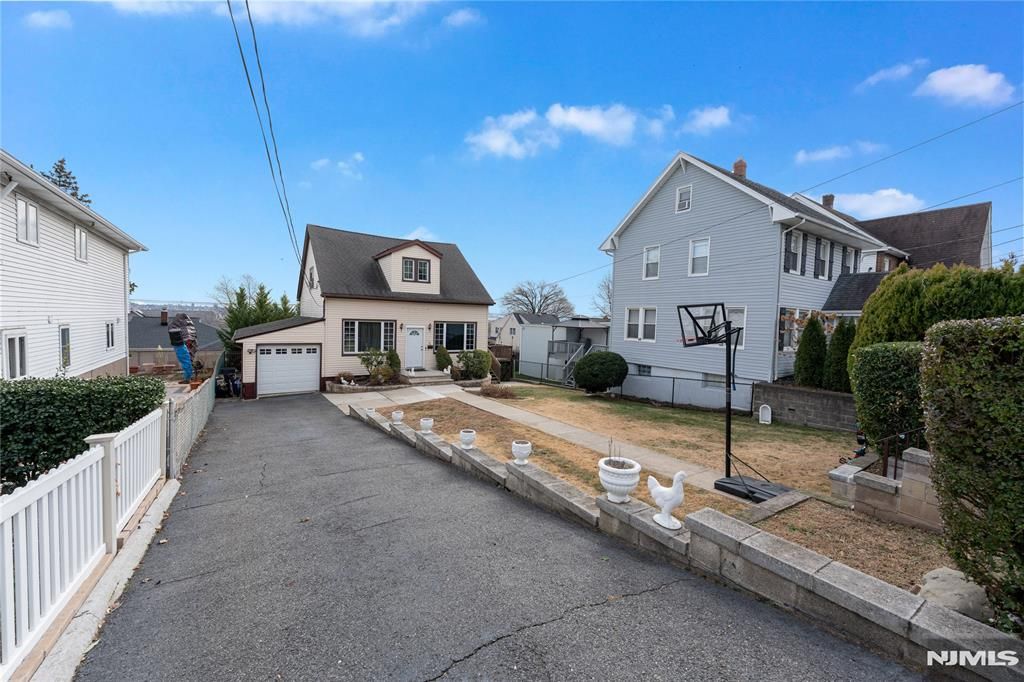 Photo of 78 Columbia Street, Wood Ridge, NJ 07075 (MLS # 25043029)