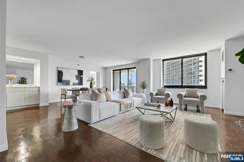 Photo of 1512 Palisade Avenue #5B, Fort Lee, NJ 07024 (MLS # 26028209)