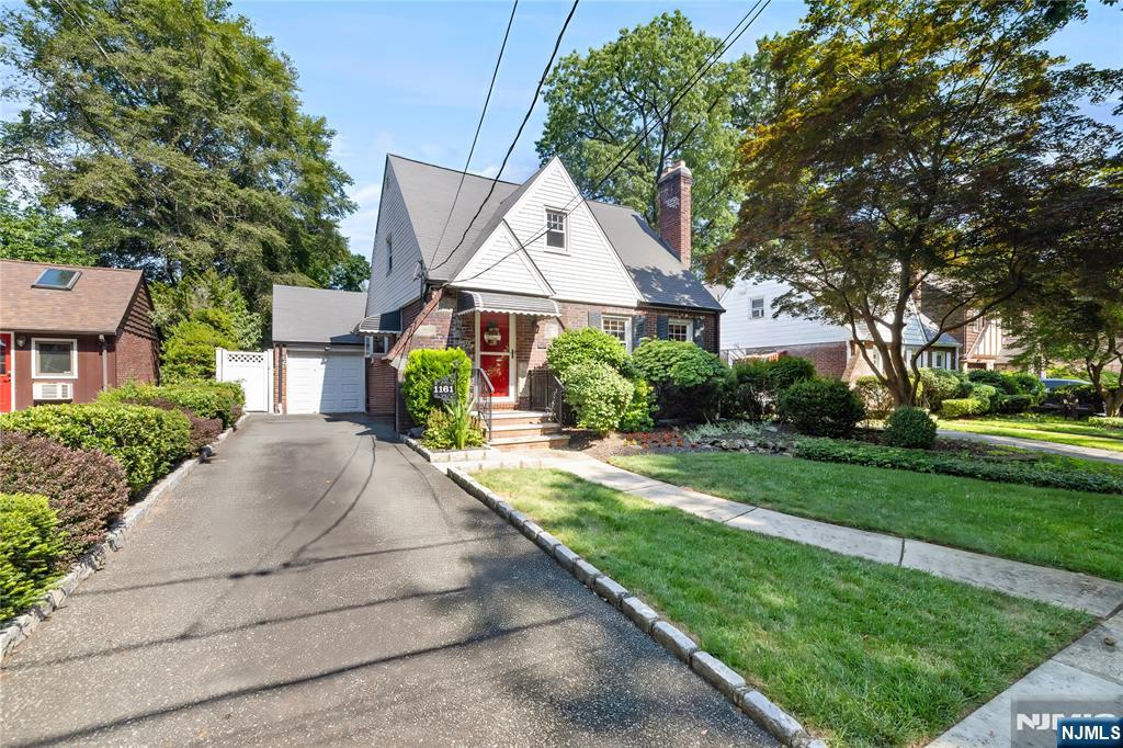 1161 Kensington Road