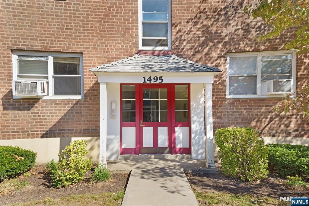 Photo of 1495 E Terrace Circle #1, Teaneck, NJ 07666 (MLS # 25036901)