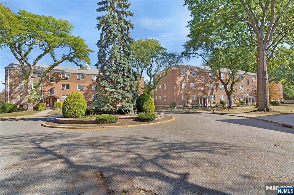 Photo of 1495 E Terrace Circle #1, Teaneck, NJ 07666 (MLS # 25036901)