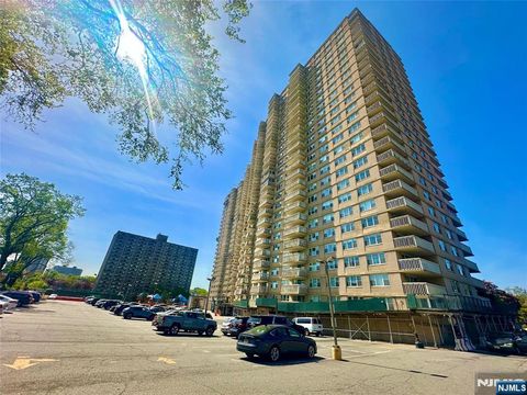 555 North Avenue Unit 4C, Fort Lee, NJ 07024 - MLS#: 25014524
