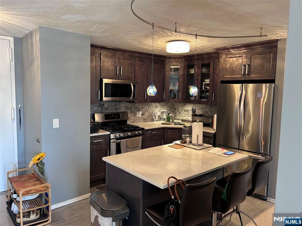 555 North Avenue 4C