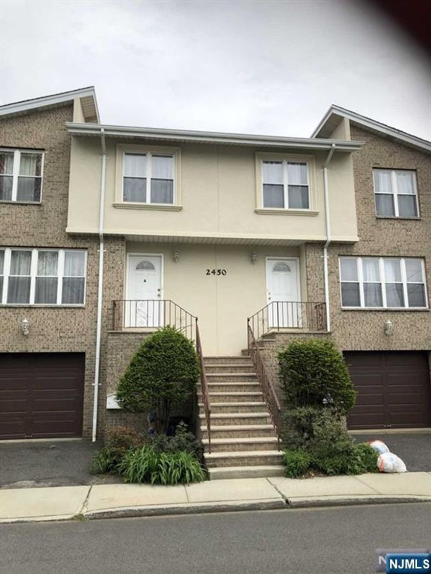 72 HOUR NOTICE REQUIRED !! BOTH SIDES ARE TENANT OCCUPIED SO SHOWINGS ARE LIMITED 2 FAMILY LOCATED IN F0RT LEE, GREAT INVESTMENT OPPORTUNITY! SIDE BY SIDE ,FINISHED BASEMENT ,HARDWOOD THROUGHOUT,3 BEDS 2.5 BATHS EACH SIDE.