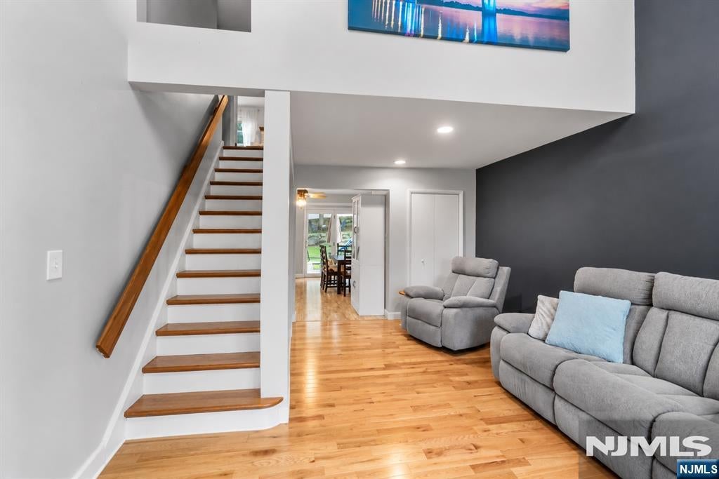 17 Pequot Road