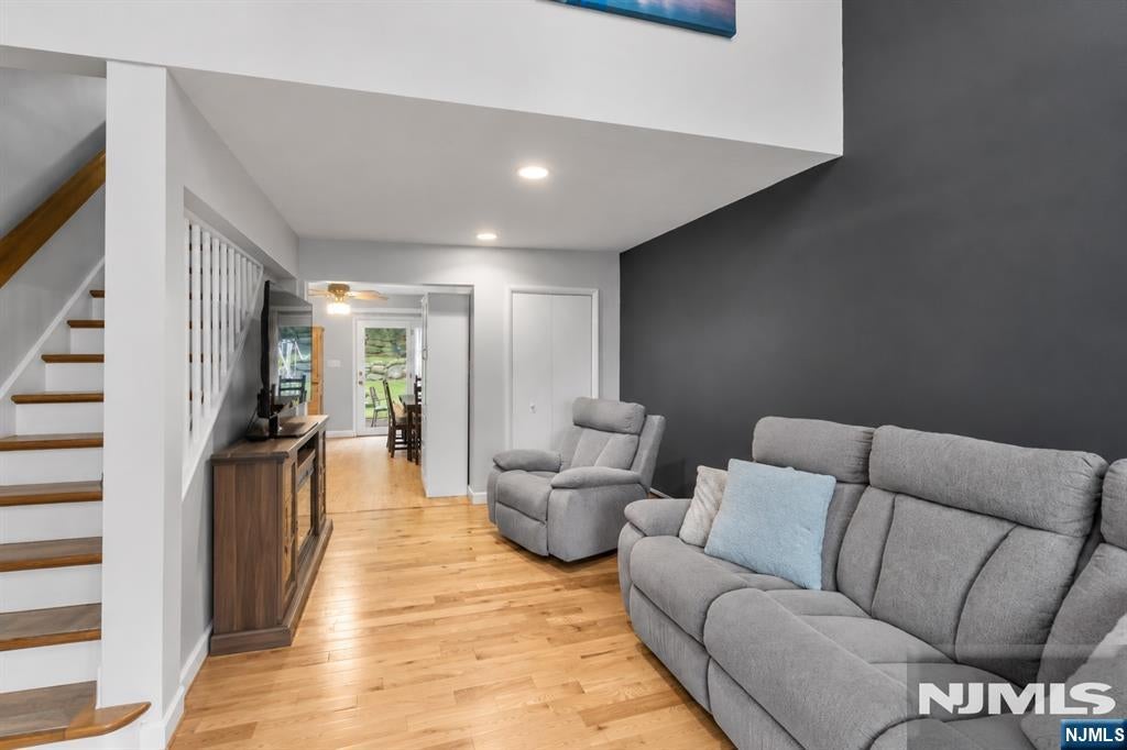 17 Pequot Road