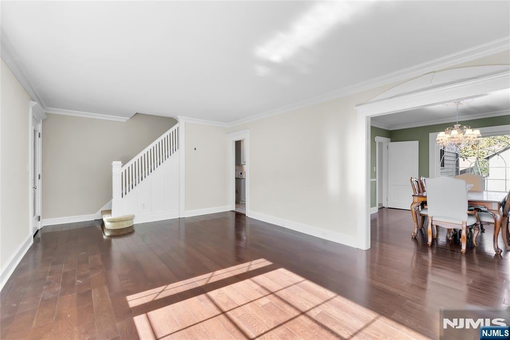 24 Hillcrest Avenue