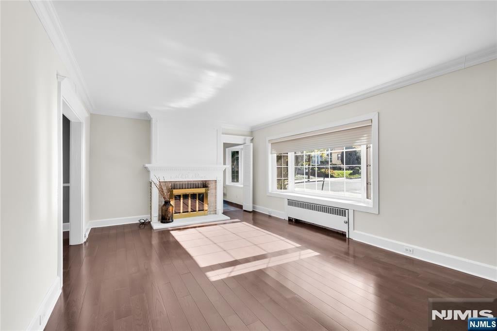 24 Hillcrest Avenue