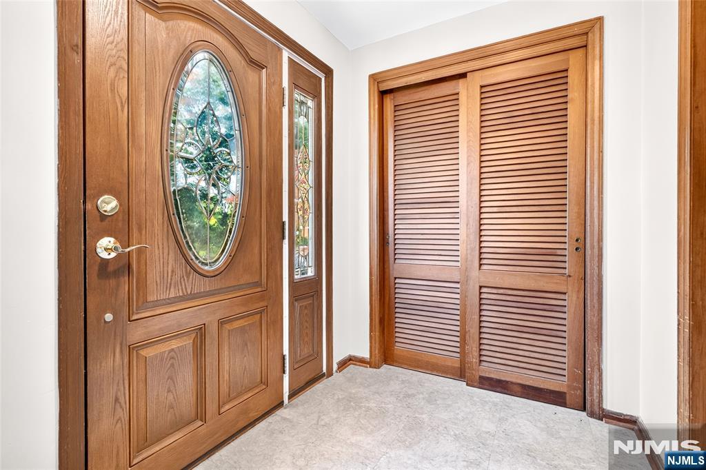 10 Hasbrouck Avenue