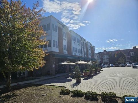 Photo of 6 Madison Ave #303, Cresskill, NJ 07626 (MLS # 26001970)