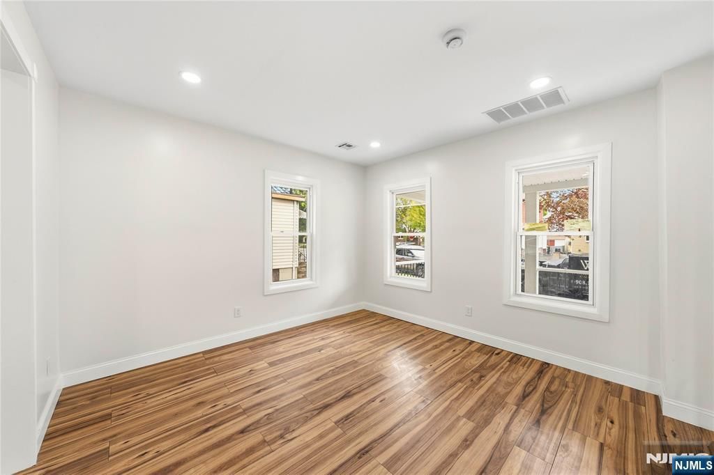 Photo of 66 Linden Avenue, Bloomfield, NJ 07003 (MLS # 26017338)