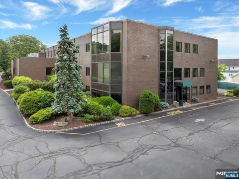 60 Pompton Avenue Verona NJ 07044