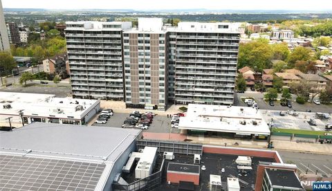 Photo of Fort Lee, NJ 07024 (MLS # 26002723)