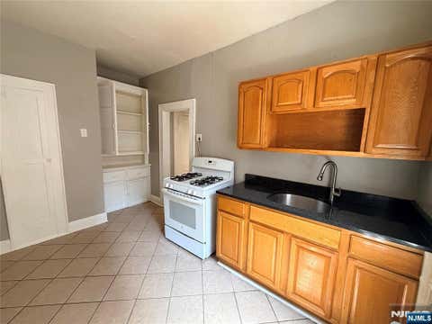 Photo of 16 Irving ST #B1, Newark, NJ 07104 (MLS # 26028065)