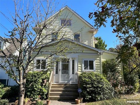Photo of 209 Park Avenue, Teaneck, NJ 07666 (MLS # 25039619)