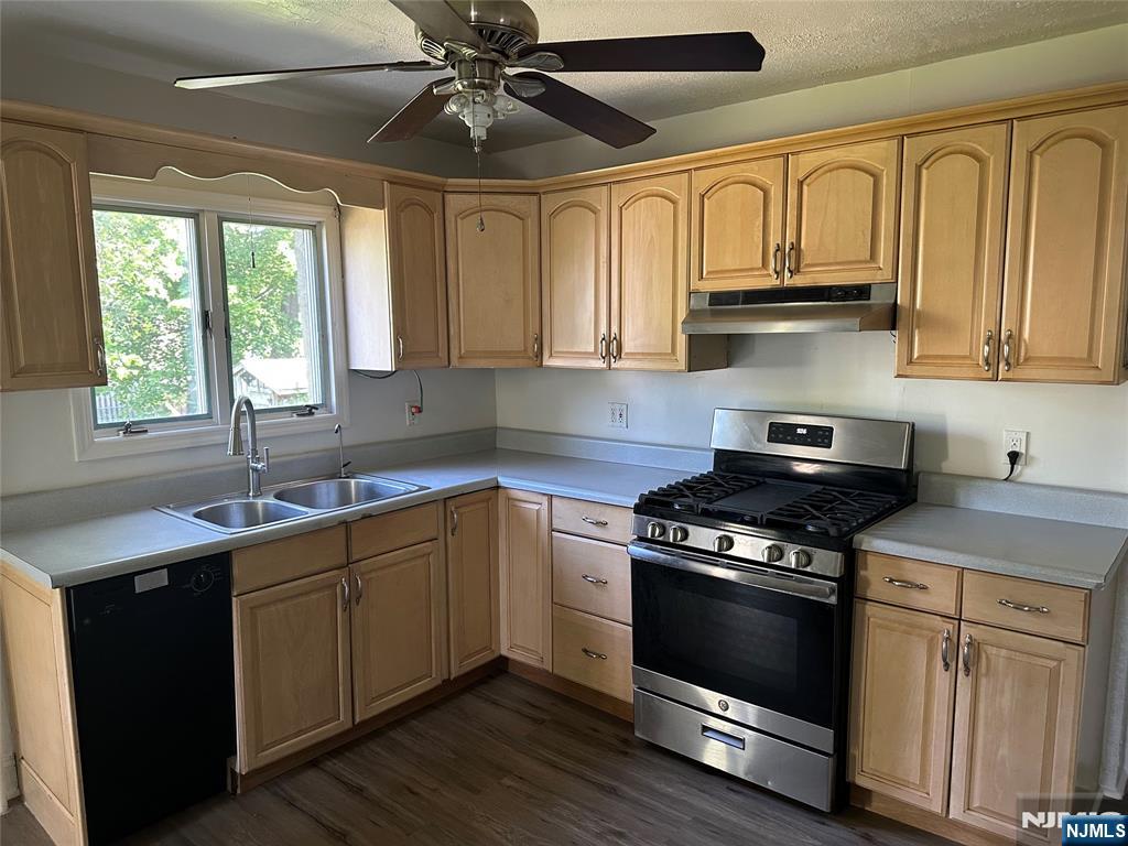 207 Roosevelt Ave, Westwood, New Jersey - 3 Bedrooms  
1 Bathrooms  
7 Rooms - 