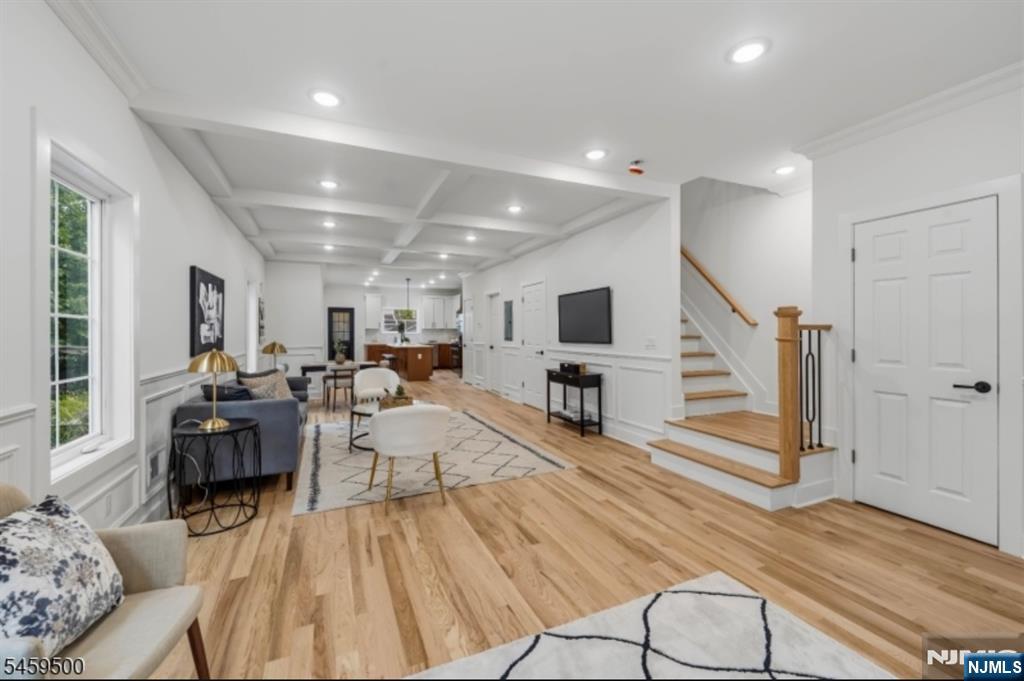 18 Lindsley Avenue
