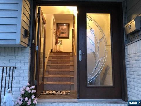 Photo of 9 Jarico Dr, Wallington, NJ 07057 (MLS # 26015604)