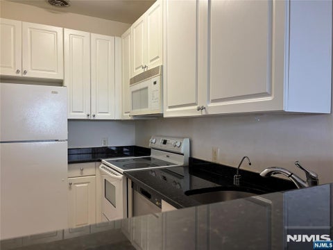 Photo of 1100 River #105, Edgewater, NJ 07020 (MLS # 26035511)