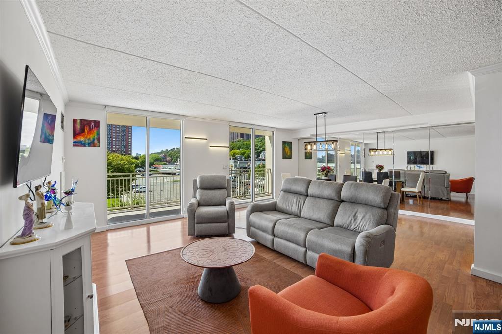 1055 River Road 312
