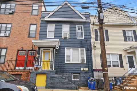 Photo of 137 Dekalb Avenue, Jersey City, NJ 07306 (MLS # 25041852)