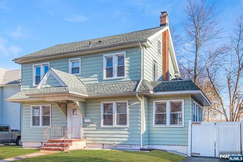 Photo of 145 Reade St, Englewood, NJ 07631 (MLS # 26001528)