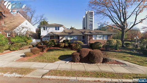 Photo of 209 Tremont Avenue, Fort Lee, NJ 07024 (MLS # 26005157)