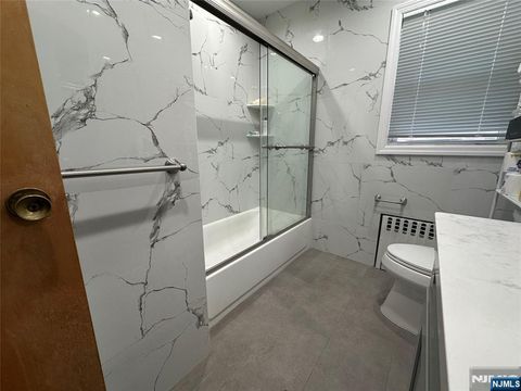MLS: 25008543