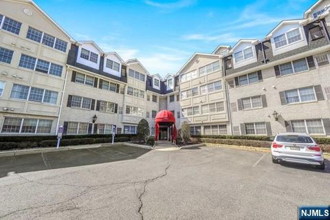 Photo of 131 Clinton Pl #203, Hackensack, NJ 07601 (MLS # 26018469)