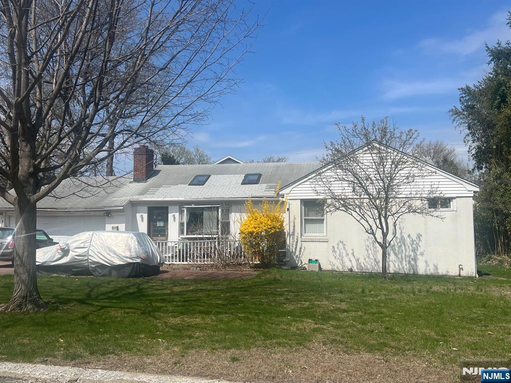 Property for Sale at 171 Newcomb Road, Tenafly, New Jersey - Bedrooms: 3 
Bathrooms: 3 
Rooms: 6  - $1,050,000