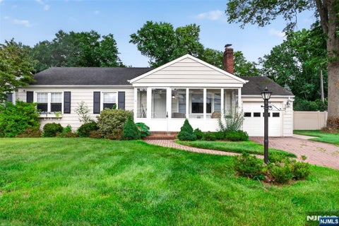 Photo of 870 Crescent Drive, Rahway, NJ 07065 (MLS # 26032329)