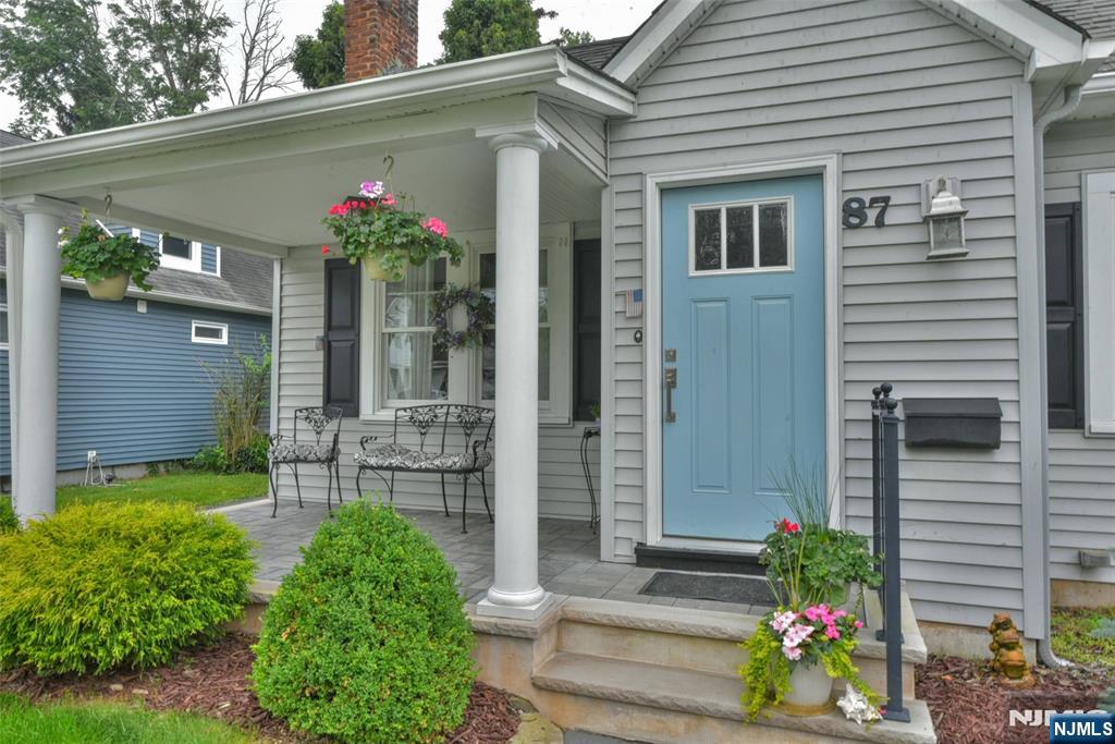 87 Ash Street