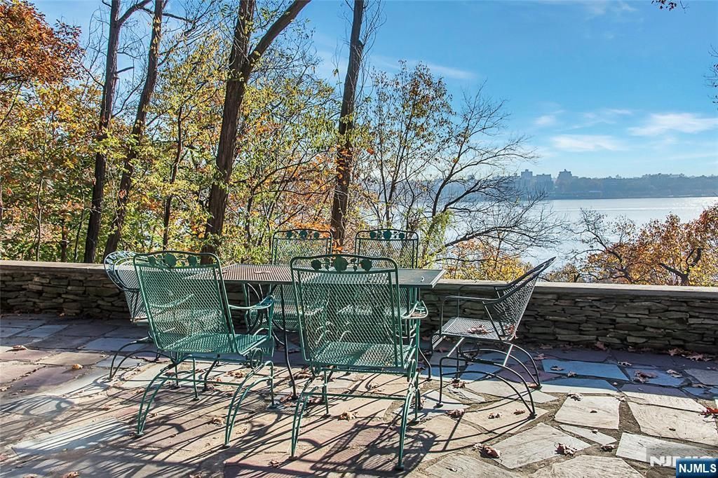 Photo of 1470 Palisade Terrace, Fort Lee, NJ 07024 (MLS # 26005652)